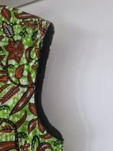 Load image into Gallery viewer, Waxprint cotton shirt. Handmade coconut buttons. Unisex fit.