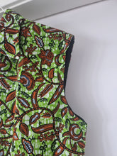 Load image into Gallery viewer, Waxprint cotton shirt. Handmade coconut buttons. Unisex fit.