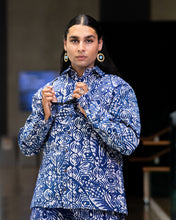 Load image into Gallery viewer, Organic cotton shirt. Handmade coconut buttons. Unisex fit.