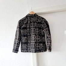 Load image into Gallery viewer, Organic cotton jacket. Natural colours. Bogolan.
