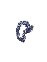 Load image into Gallery viewer, Organic cotton scrunchie.
